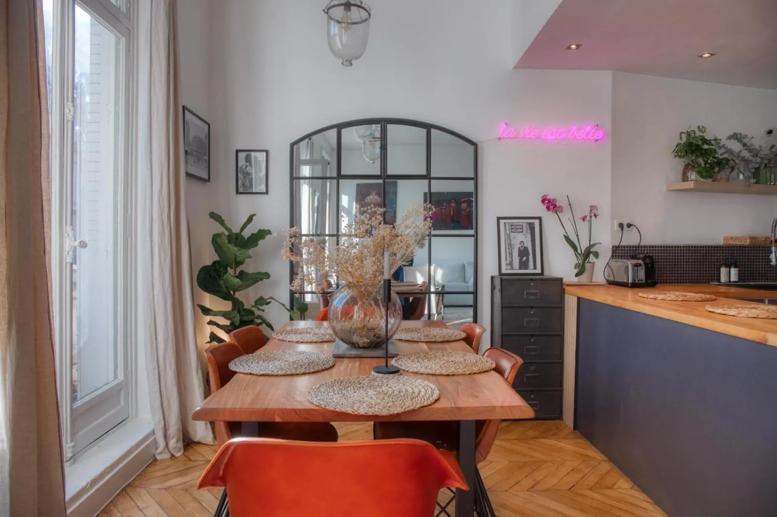 Chic Et Decontracte Centre De Paris Daire